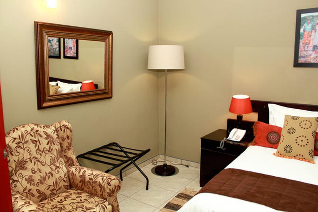 2Ten Hotel Sibasa Ngoại thất bức ảnh