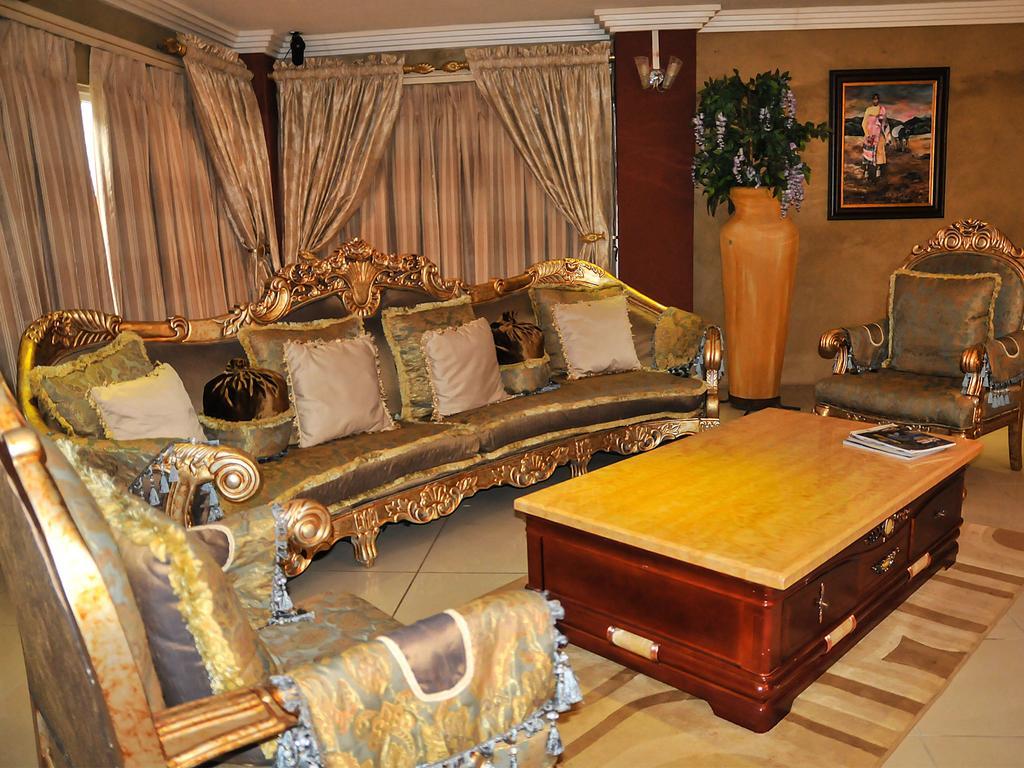 2Ten Hotel Sibasa Ngoại thất bức ảnh