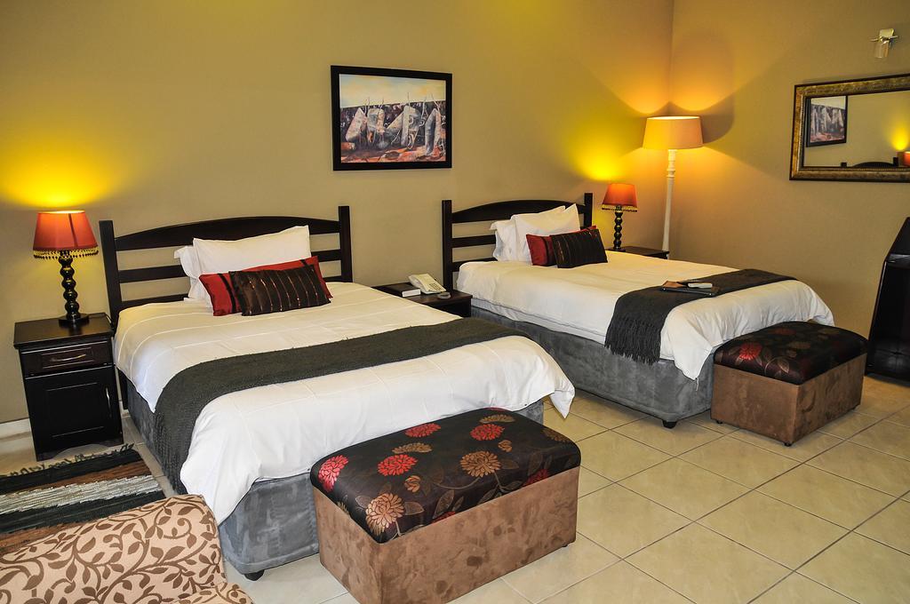 2Ten Hotel Sibasa Ngoại thất bức ảnh