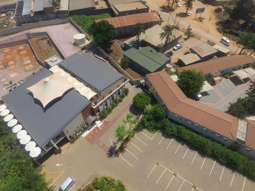 2Ten Hotel Sibasa Ngoại thất bức ảnh