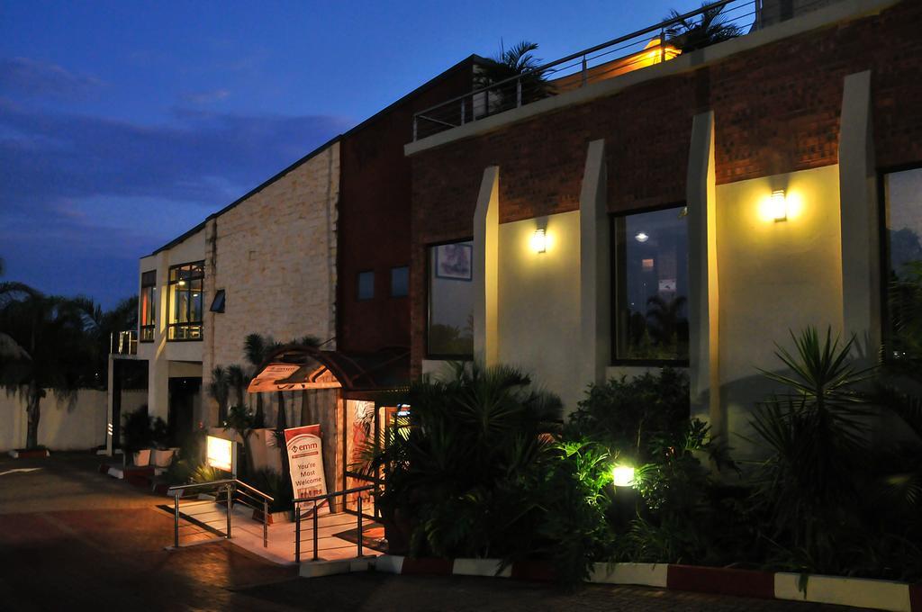 2Ten Hotel Sibasa Ngoại thất bức ảnh